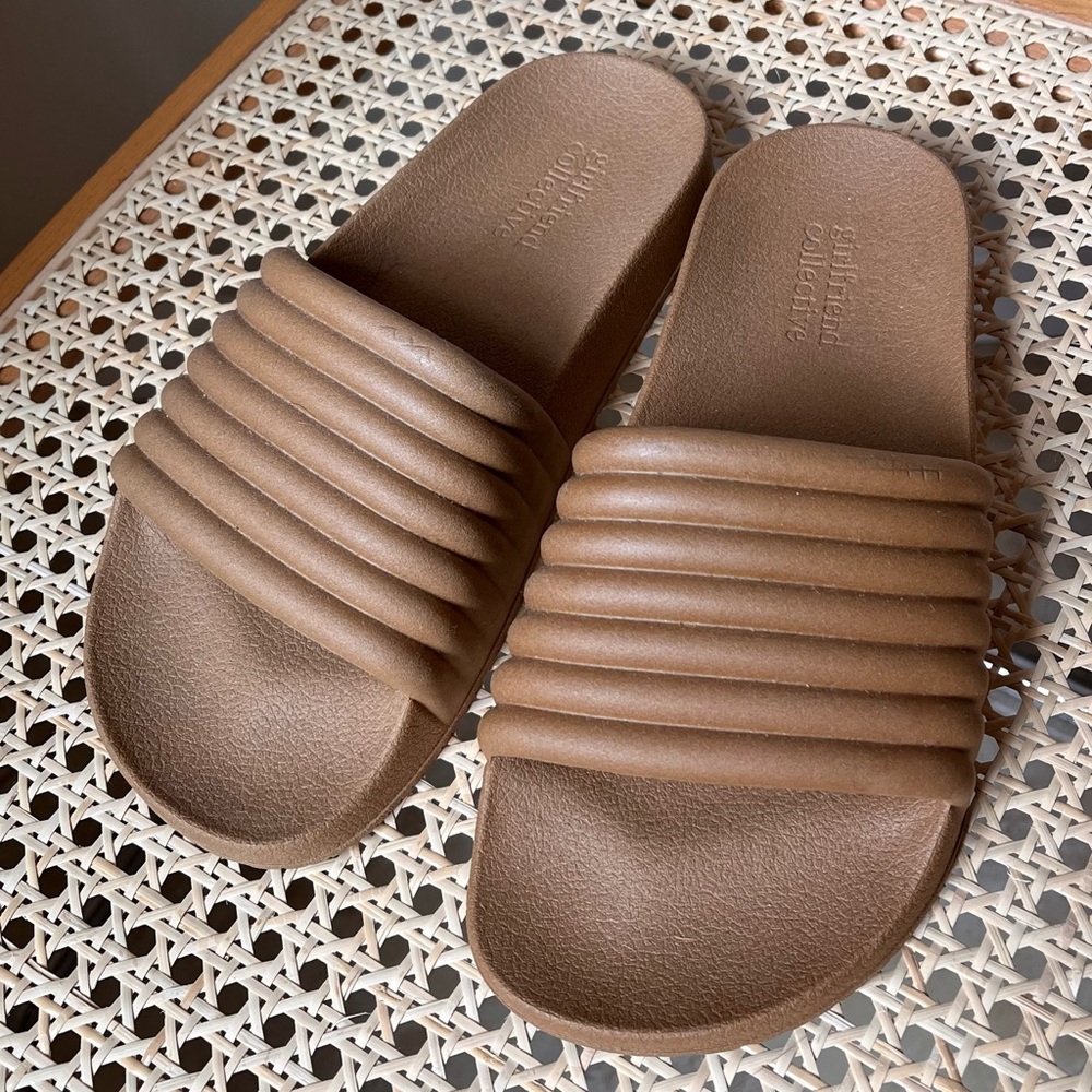 Girlfriend Collective ReSlides in Saddle